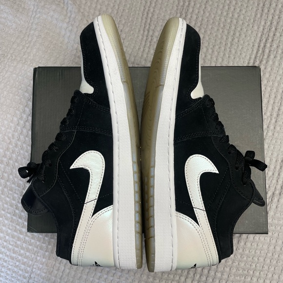 Jordan 1 Low Diamond Shorts - Picture 7 of 9